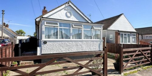 Freehold Detached bungalow for sale in Claton-on-Sea