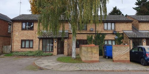 Vacant ground floor flat for sale in Barnet