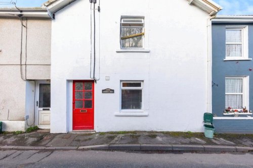 Freehold terraced property for sale in Ferryside