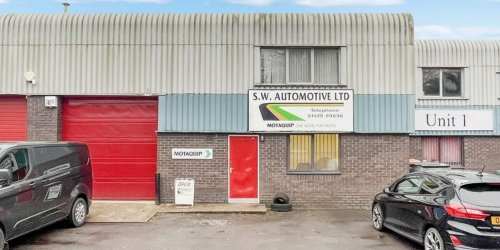 Terraced light industrial/warehouse unit for sale in Alton