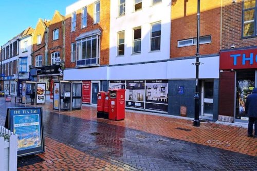 Retail unit to let or for sale in Basingstoke