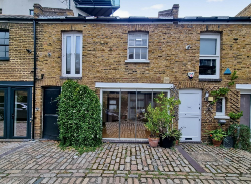 Freehold character office mews for sale in Waterloo