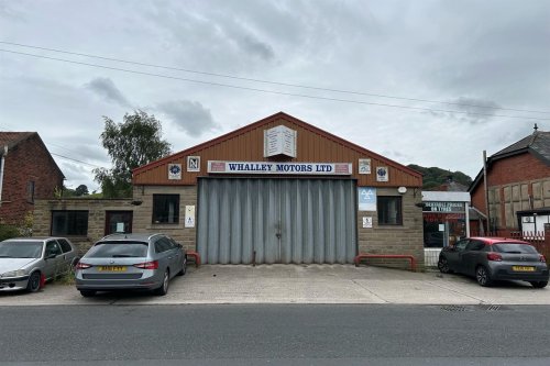 Industrial / retail premises for sale in Whalley