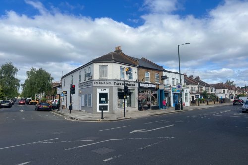 Retail unit  for sale or to let in Teddington