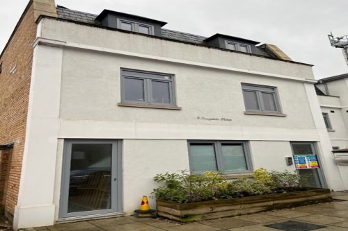 New Self-Contained Office Building for sale or to let in Twickenham