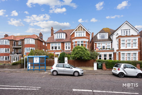 Three bedroom apartment for sale in Folkestone