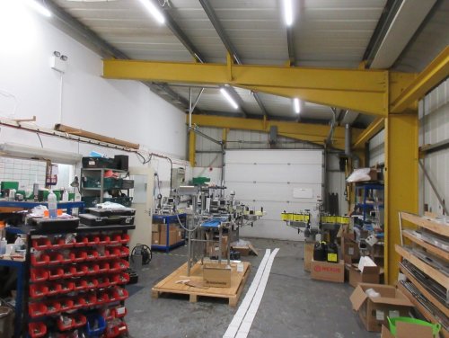 Semi- detached factory/ warehouse for sale in Hickstead