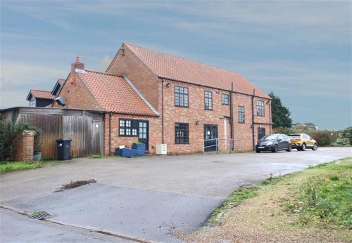 Public house and restaurant for sale in King's Lynn