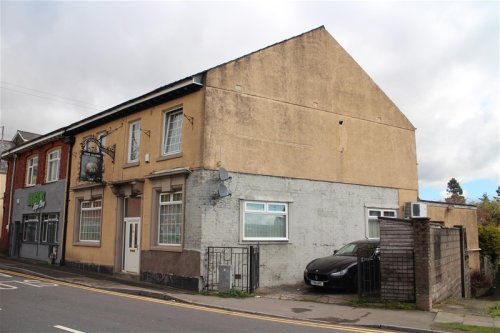 Public house for sale in Pontypool