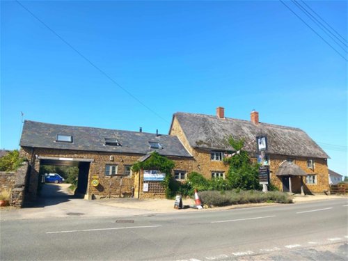 Thatched inn with letting rooms for sale in Banbury