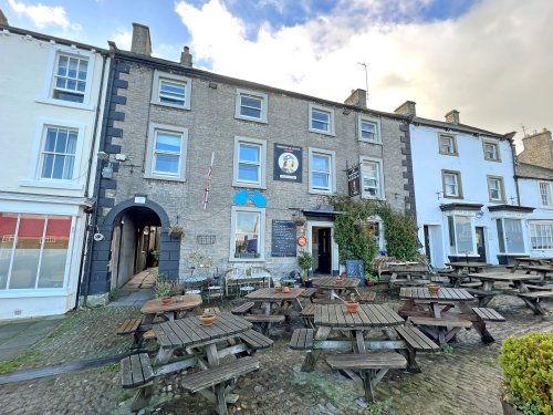 Freehold public house for sale in Leyburn, North Yorkshire