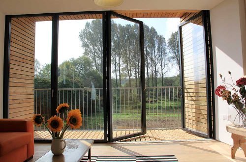 sunflex-sf75-bi-folding-door-grand-designs-periscope-house-inside-2-500x330.jpg