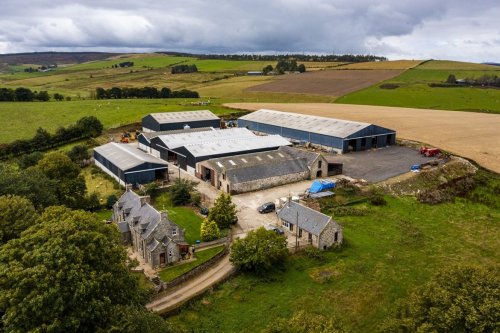 Farmhouse and land for sale in Glass Huntly