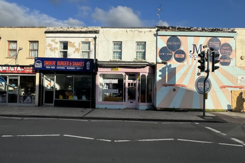 Retail investment property for sale in Cheltenham