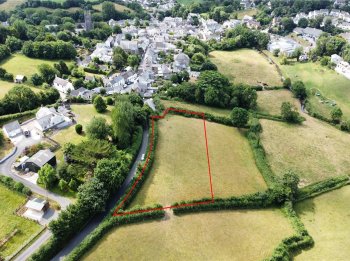 Large development plot for sale in Bude