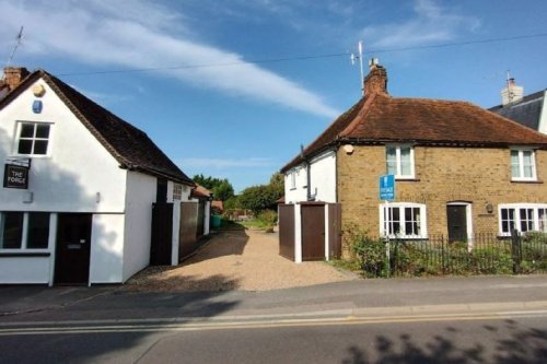 Commercial building for sale in ROYDON