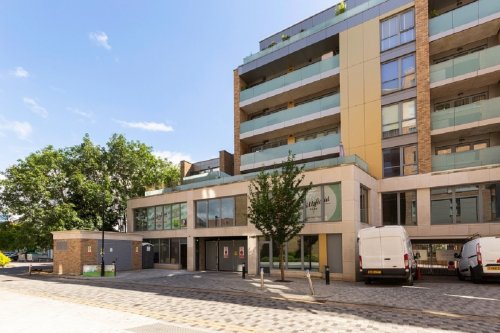 Commercial unit for sale in Hornsey