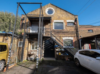 Industrial unit for sale in Archway