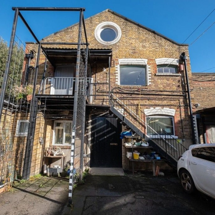 Industrial unit for sale in Archway