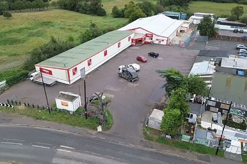 Retail warehouse facility for sale in Enfield