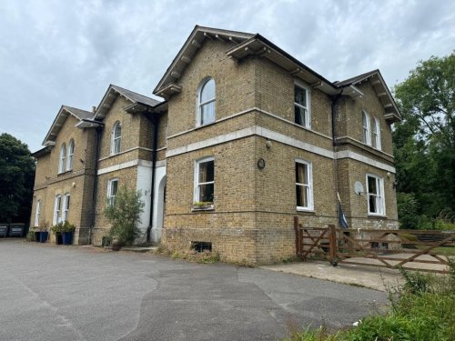 Investment  for sale in Deal