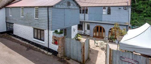 Workshop and yard for sale in Porlock