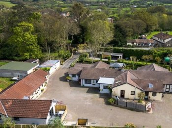 Holiday let apartments for sale in Cheddar