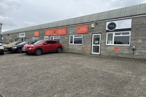 Office and workshop for sale in Somerton