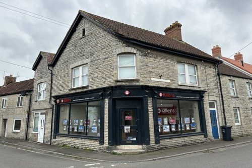 Retail premises for sale or to let in Somerton