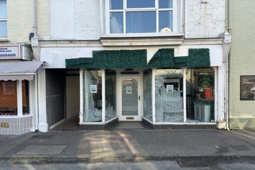 Commercial /retail unit for sale or to let in Wellington